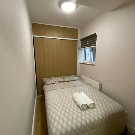 Cheviot 2 Bed Apartment London Exterior photo