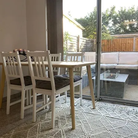 Cheviot 2 Bed Apartment London Exterior photo